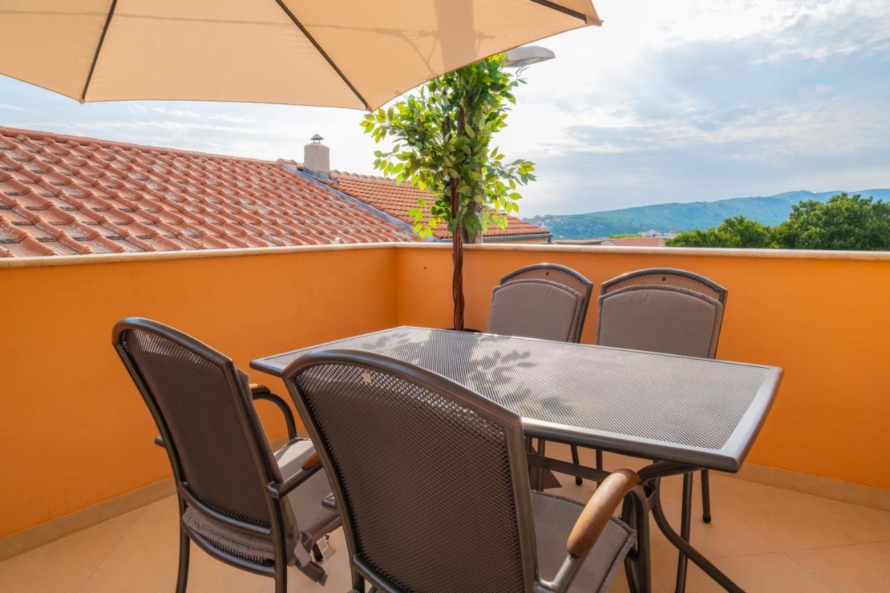 La Dama Novi Vinodolski Exterior foto